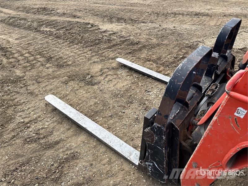 Kubota SSV75 لوادر انزلاقية التوجيه