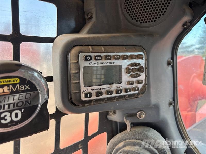 Kubota SSV75 لوادر انزلاقية التوجيه