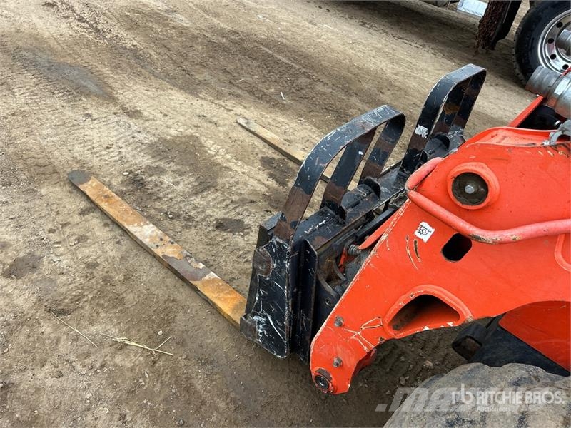 Kubota SSV75 Skid steer loaders