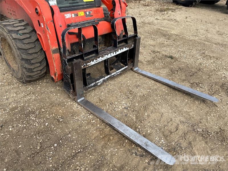 Kubota SSV75 لوادر انزلاقية التوجيه