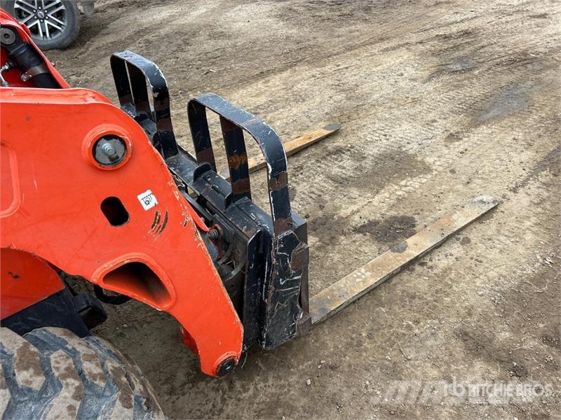 Kubota SSV75 Skid steer loaders