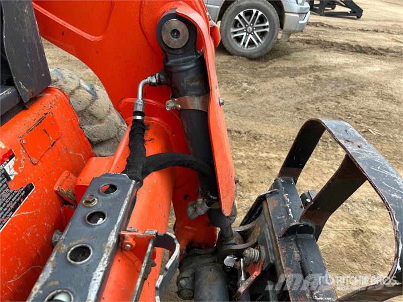 Kubota SSV75 Skid steer loaders