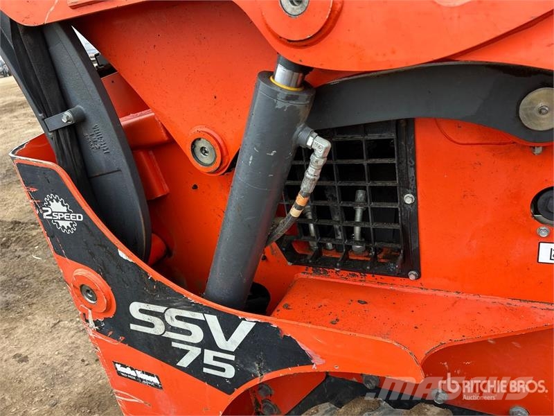 Kubota SSV75 Skid steer loaders