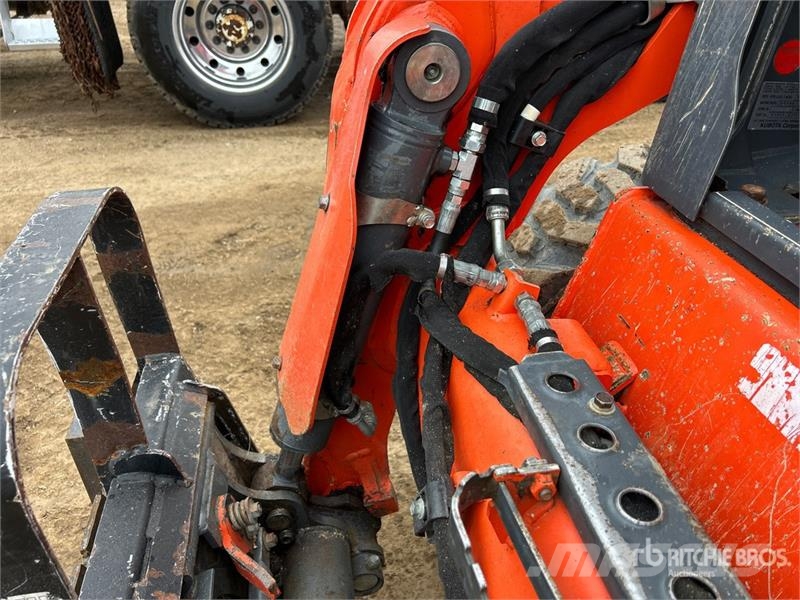 Kubota SSV75 Skid steer loaders