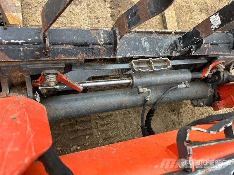 Kubota SSV75 Skid steer loaders