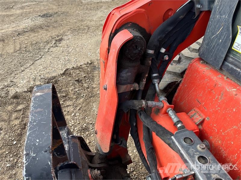 Kubota SSV75 لوادر انزلاقية التوجيه