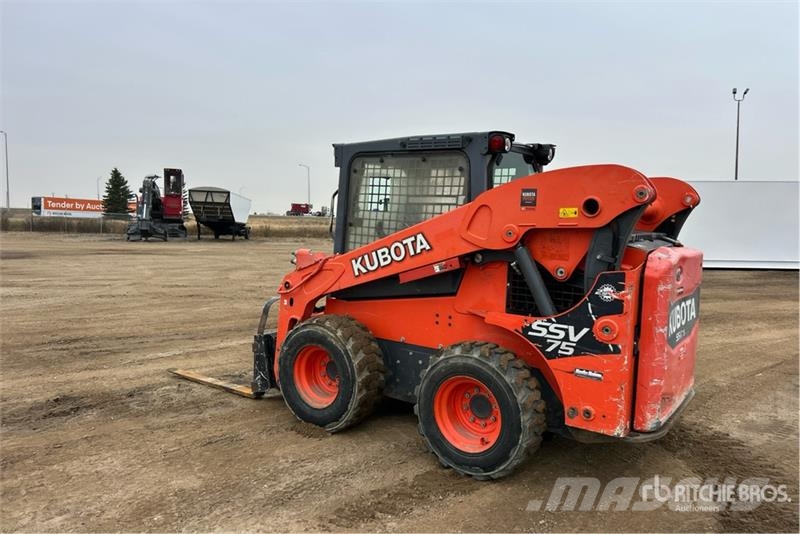 Kubota SSV75 Skid steer loaders