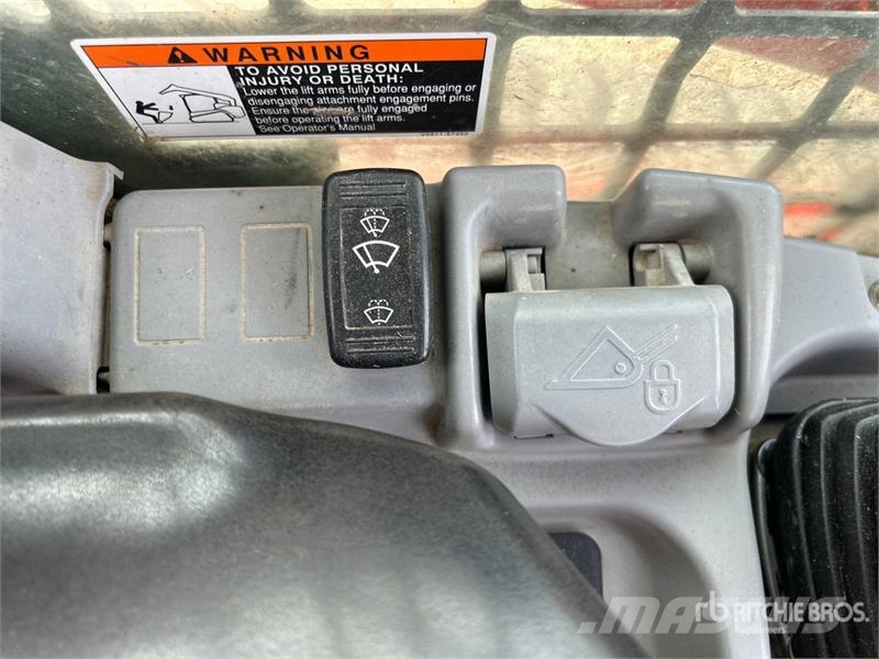 Kubota SVL75 Skid steer loaders