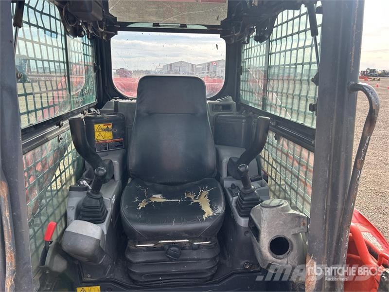Kubota SVL75 Skid steer loaders