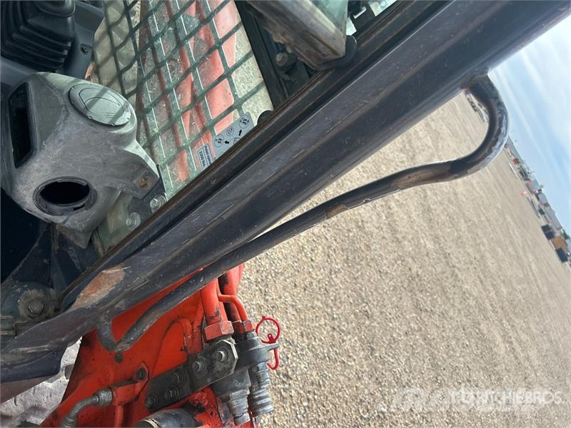 Kubota SVL75 Skid steer loaders