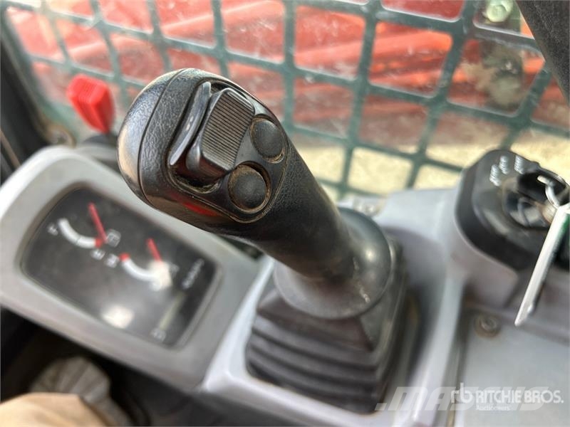 Kubota SVL75 Skid steer loaders