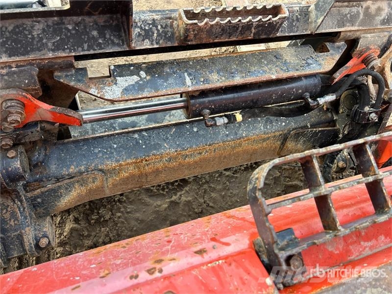 Kubota SVL75-2 Mini Pale Gommate