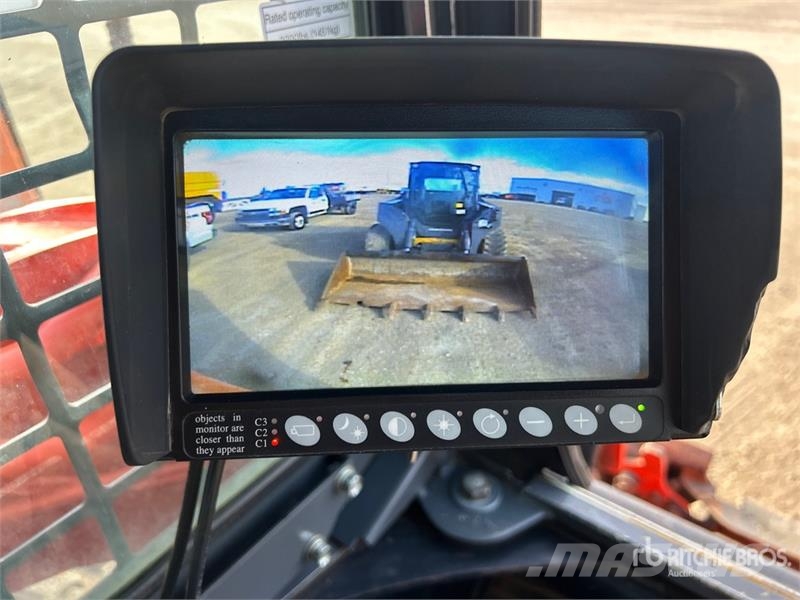 Kubota SVL95-2S Two-Speed High Flow Compact Track Loader Skid steer loaders