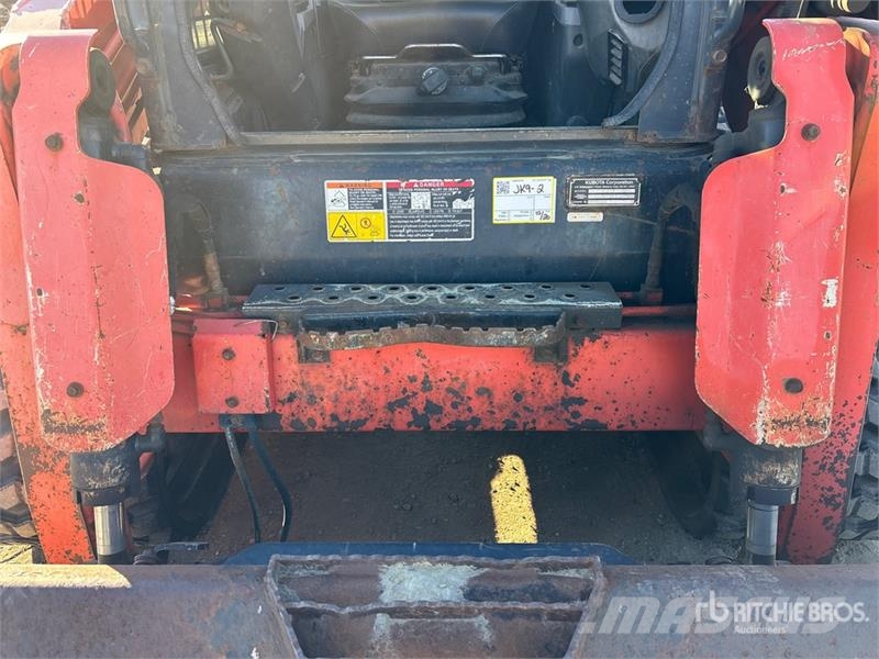 Kubota SVL9525 Two-Speed Compact Track Loader  스키드로더
