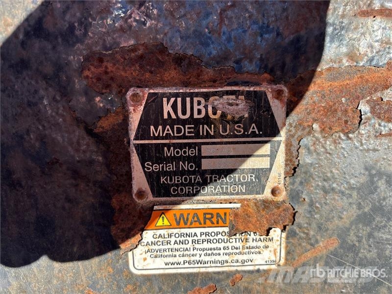 Kubota SVL9525 Two-Speed Compact Track Loader  스키드로더