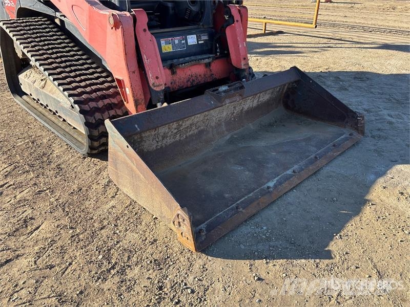 Kubota SVL9525 Two-Speed Compact Track Loader  스키드로더