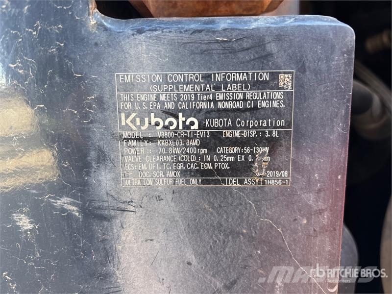 Kubota SVL9525 Two-Speed Compact Track Loader  스키드로더