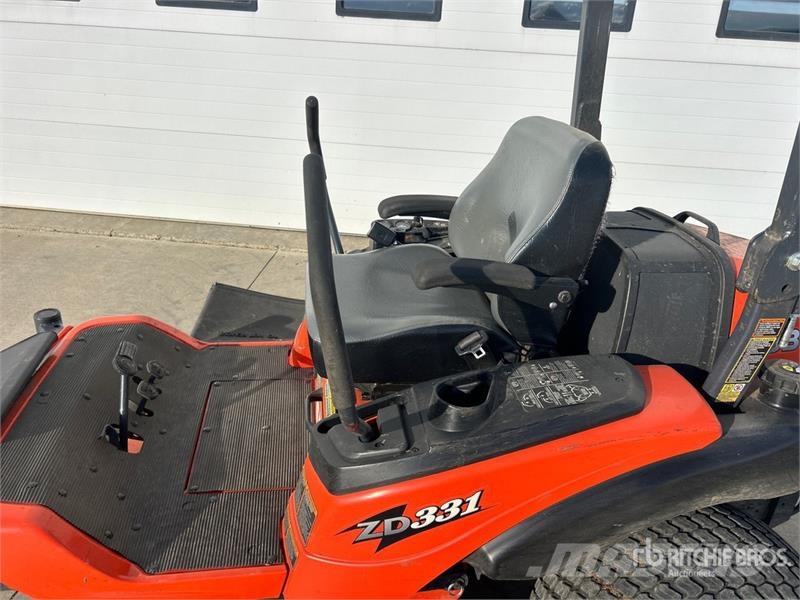 Kubota ZD 331 Zero-Turn 72 in Lawn Mower Tractores corta-césped