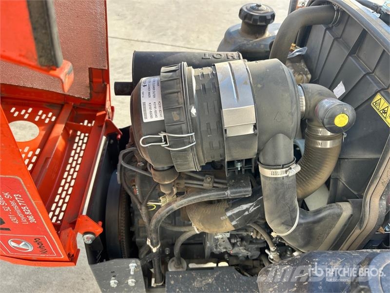 Kubota ZD 331 Zero-Turn 72 in Lawn Mower Tractores corta-césped