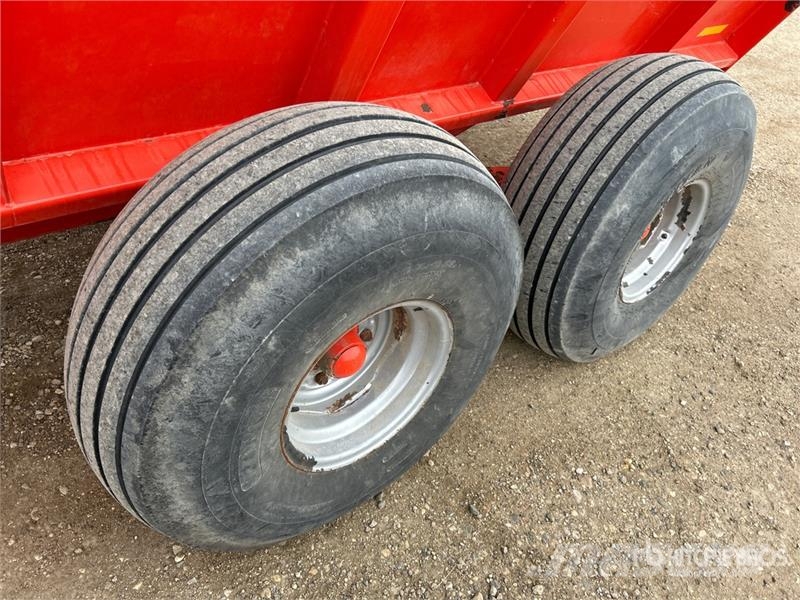 Kuhn Knight 8118 Side Slinger 3 ft T/A Manure Spreader Esparcidoras de abono