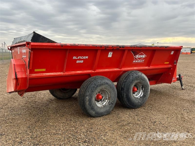 Kuhn Knight 8118 Side Slinger 3 ft T/A Manure Spreader Esparcidoras de abono