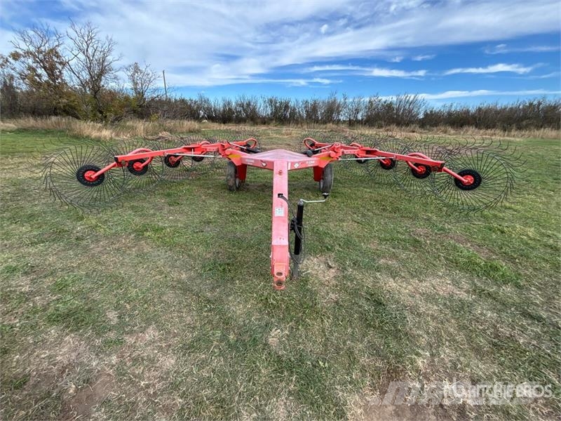 Kuhn SR112 Граблі і сінозворушувачі