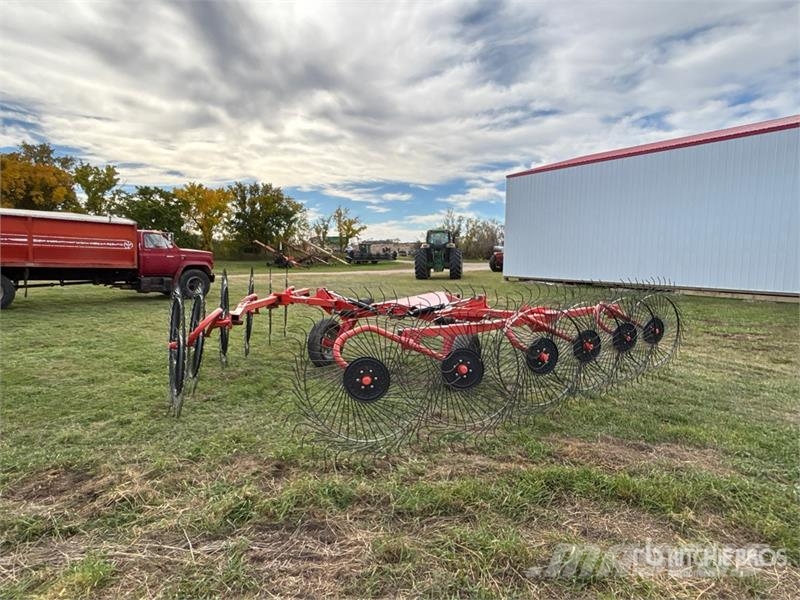 Kuhn SR112 Граблі і сінозворушувачі