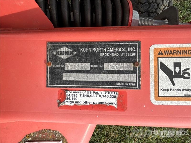 Kuhn SR112 Граблі і сінозворушувачі