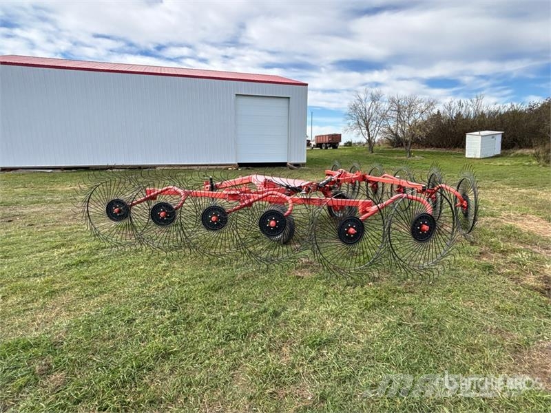 Kuhn SR112 Граблі і сінозворушувачі