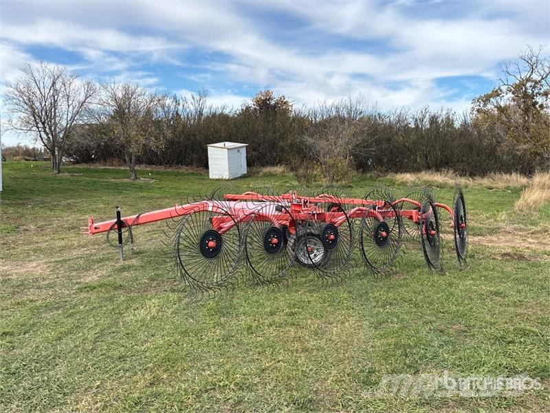 Kuhn SR112 Граблі і сінозворушувачі