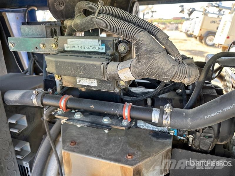Kustom Power Solutions KPS-15 LP/NG 12 kW Skid-Mou Dízel áramfejlesztők