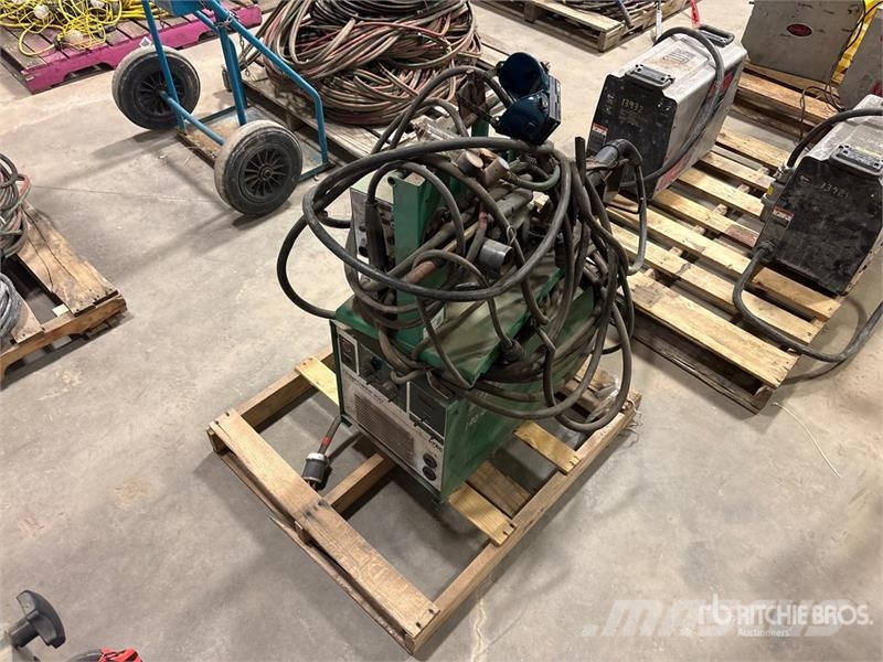  L-TEC TP-300 SVI 100 A MIG Electric Welder Poste à souder