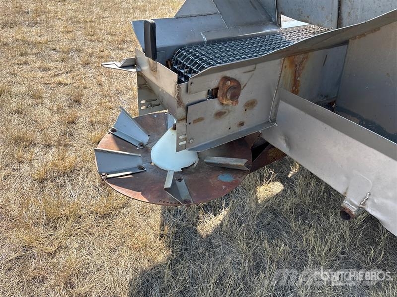  Lakeside 506 T/A Fertilizer Spreader 液体肥料散布機