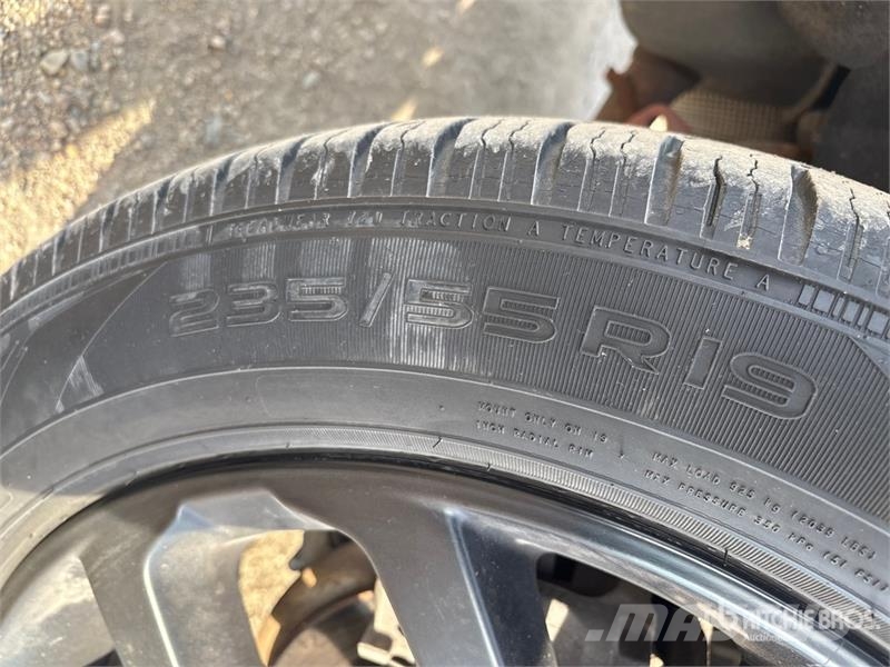 Land Rover Discovery Sport HSE Si4 AWD SUV سيارات