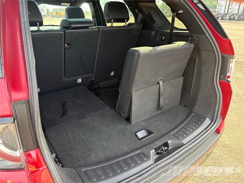 Land Rover Discovery Sport HSE Si4 AWD SUV سيارات