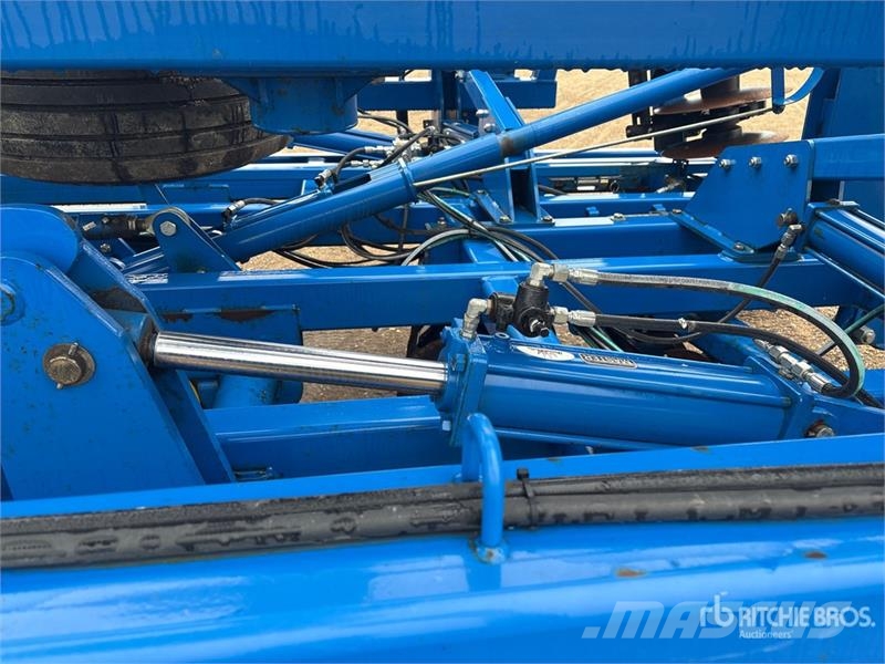 Landall 7450-44 44 ft Offset High-Speed Disc Crover crop