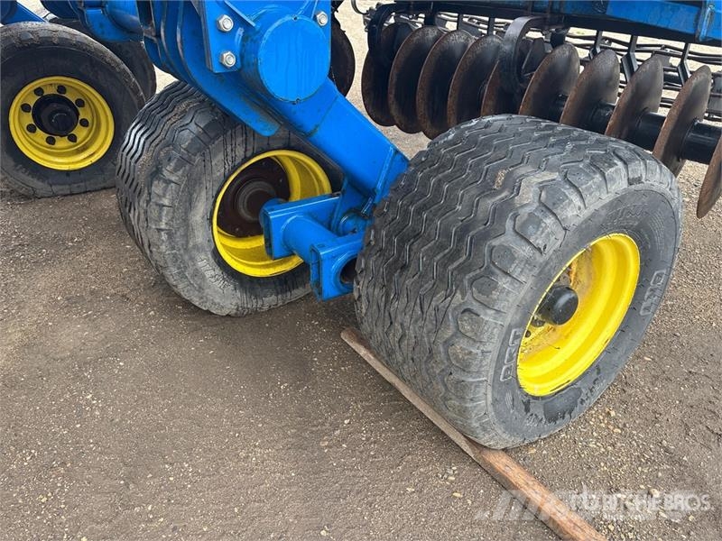 Landall 7450-44 44 ft Offset High-Speed Disc Crover crop