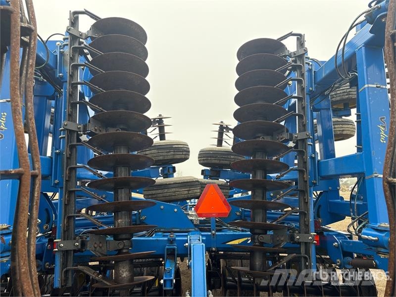 Landall 7450-44 44 ft Offset High-Speed Disc Crover crop