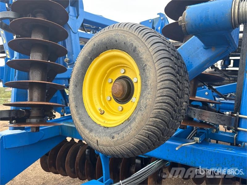 Landall 7450-44 44 ft Offset High-Speed Disc Crover crop