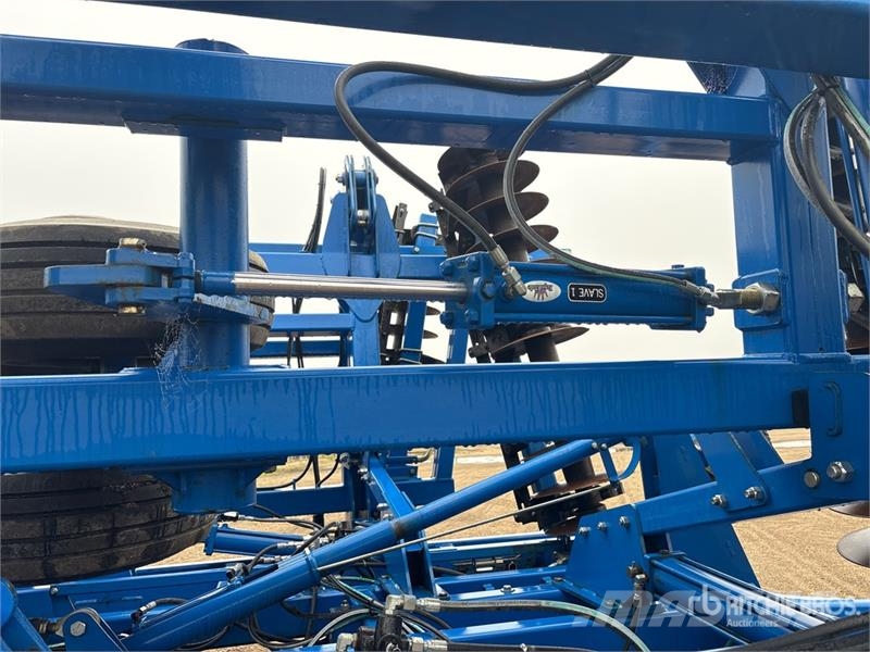 Landall 7450-44 44 ft Offset High-Speed Disc Crover crop