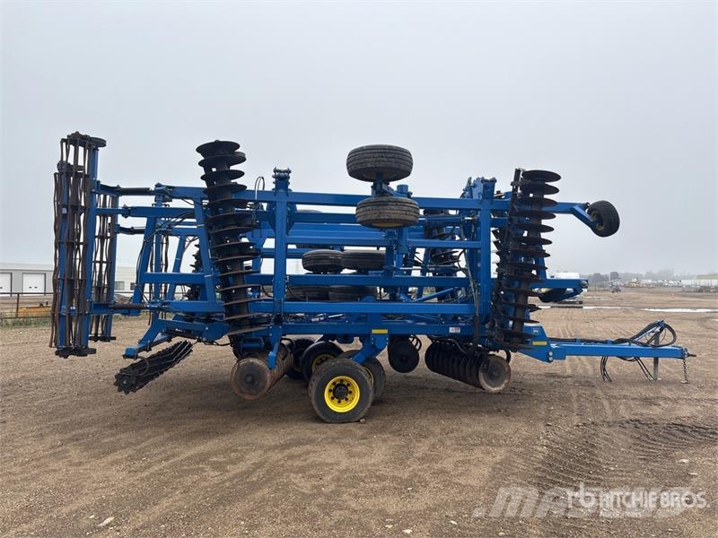Landall 7450-44 44 ft Offset High-Speed Disc Crover crop