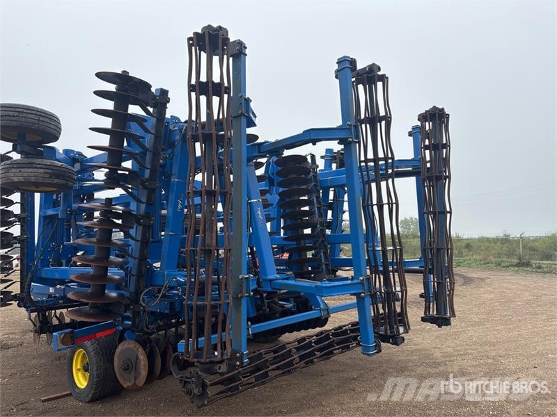 Landall 7450-44 44 ft Offset High-Speed Disc Crover crop