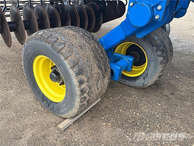 Landall 7450-44 44 ft Offset High-Speed Disc Crover crop