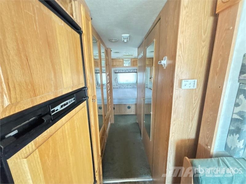  Landau 3301 Motor Home 房车