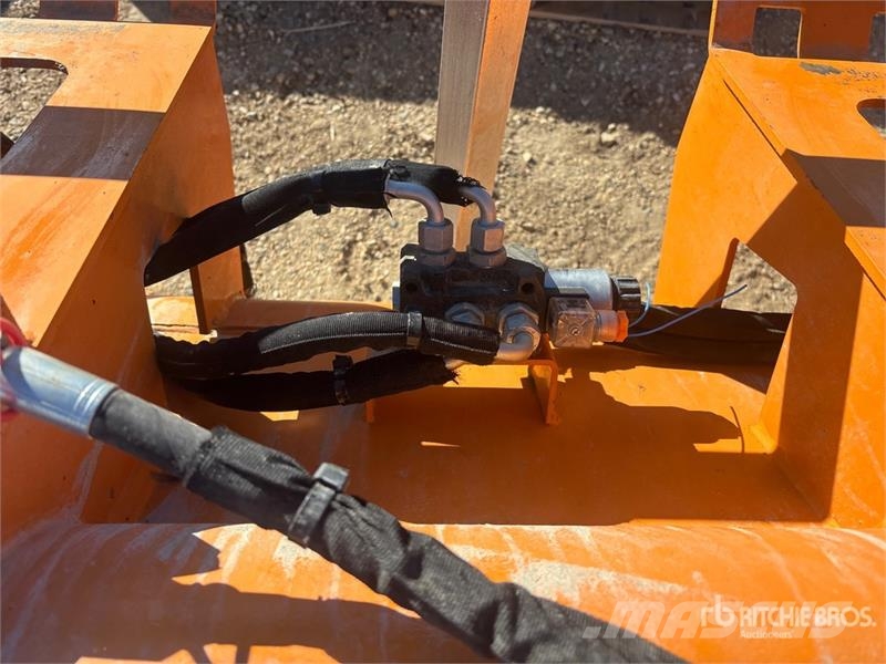 Landhonor 48 in Skid Steer Concrete Mixer Betonmolens