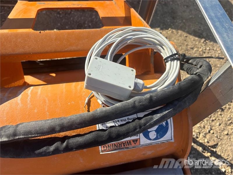 Landhonor 48 in Skid Steer Concrete Mixer Betonmolens