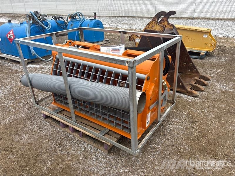 Landhonor 48 in Skid Steer Concrete Mixer (Unused) Betonmischer