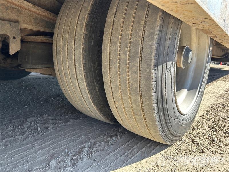 Landoll 53 ft Tri/A Sliding Axle Trailer Raskeveohaagised