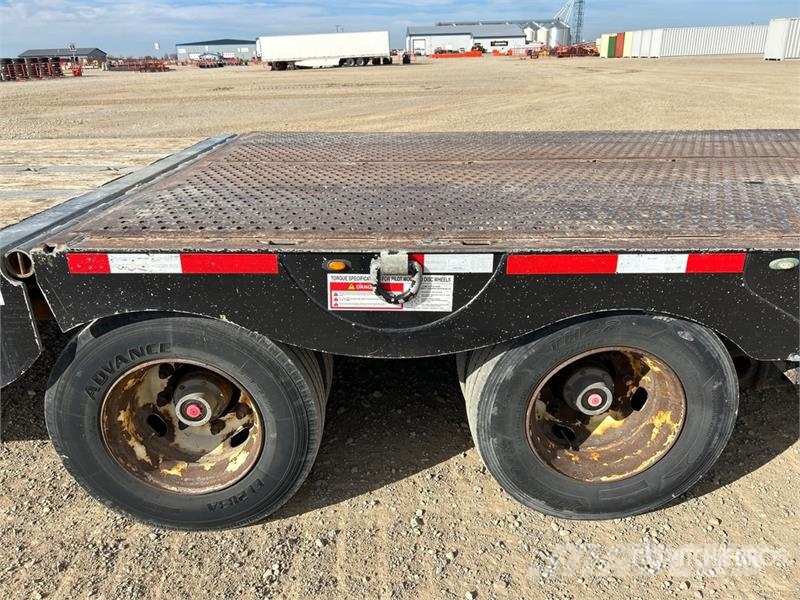 Landoll 930E 48 ft T/A Sliding Axle Trailer Низькорамні причепи
