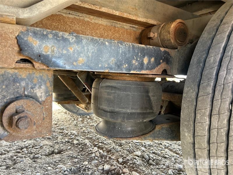 Landoll 930E 48 ft T/A Sliding Axle Trailer Низькорамні причепи